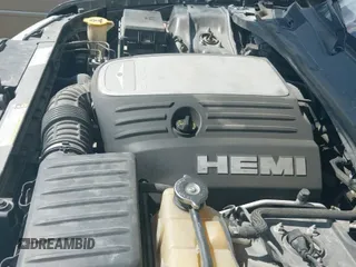 ✅ 2008 Chrysler 300 C • VIN: 2C3LK63HX8H121013 • Лот: 42886972. Опубликован ранее на IAAI с пробегом 173 387 миль. Бесплатный доступ к архиву аукционных продаж из США и подробный отчёт об истории автомобиля на DreamBid. Изображение 12.