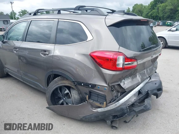 ✅ 2021 Subaru Ascent Premium • VIN: 4S4WMACD0M3404564 • Lot: 45307934. Wystawiony na IAAI z przebiegiem 54 718 mil. Bezpłatny archiwum sprzedaży aukcyjnych z USA i szczegółowy raport historii pojazdu na DreamBid. Zdjęcie 6.