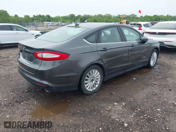 ✅ 2015 Ford Fusion S Hybrid • VIN: 3FA6P0UU4FR122961 • Lot: 45181628. Wystawiony na IAAI z przebiegiem 133 737 mil. Bezpłatny archiwum sprzedaży aukcyjnych z USA i szczegółowy raport historii pojazdu na DreamBid. Zdjęcie 4.