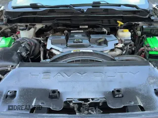 ✅ 2018 Ram 3500 Tradesman • VIN: 3C7WRTCL0JG270594 • Lot: 65376325. Wystawiony na Copart z przebiegiem 211 351 mil. Bezpłatny archiwum sprzedaży aukcyjnych z USA i szczegółowy raport historii pojazdu na DreamBid. Zdjęcie 12.