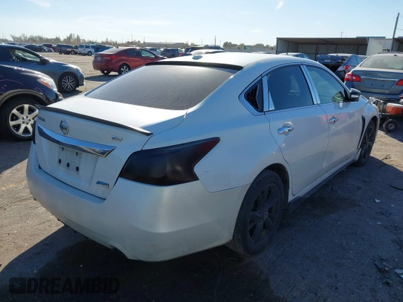 ✅ 2014 Nissan Altima SV • VIN: 1N4AL3AP1EC423772 • Lot: 44194502. Wystawiony na IAAI z przebiegiem 311 550 mil. Bezpłatny archiwum sprzedaży aukcyjnych z USA i szczegółowy raport historii pojazdu na DreamBid. Zdjęcie 4.