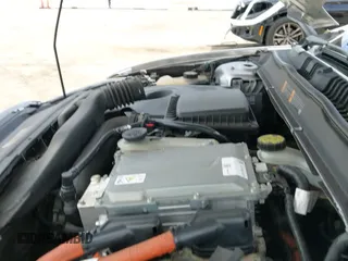 ✅ 2014 Ford Fusion S Hybrid • VIN: 3FA6P0UUXER276069 • Lot: 42023485. Wystawiony na IAAI z przebiegiem 93 736 mil. Bezpłatny archiwum sprzedaży aukcyjnych z USA i szczegółowy raport historii pojazdu na DreamBid. Zdjęcie 19.