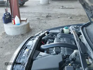 ✅ 2007 Volvo S60 2.4L Turbo • VIN: YV1RS547972614902 • Lot: 41700280. Wystawiony na IAAI z przebiegiem 46 555 mil. Bezpłatny archiwum sprzedaży aukcyjnych z USA i szczegółowy raport historii pojazdu na DreamBid. Zdjęcie 19.