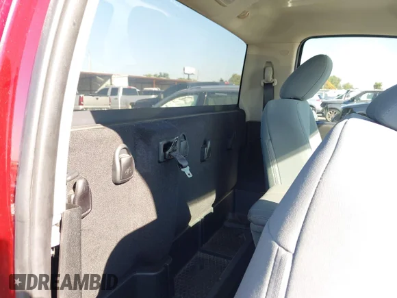 ✅ 2018 Ram 1500 Tradesman • VIN: 3C6JR6AG3JG246439 • Lot: 43305781. Wystawiony na IAAI z przebiegiem 59 414 mil. Bezpłatny archiwum sprzedaży aukcyjnych z USA i szczegółowy raport historii pojazdu na DreamBid. Zdjęcie 8.