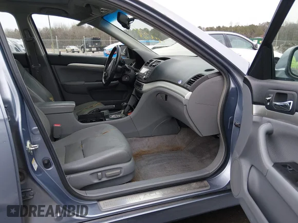 ✅ 2008 Acura TSX • VIN: JH4CL968X8C019525 • Lot: 44330115. Listed on IAAI with 228,584 mi. Free auction sales archive from the USA and detailed vehicle history report at DreamBid. Image 5.