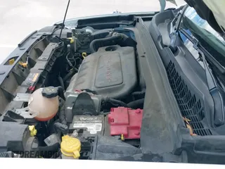 ✅ 2020 Jeep Renegade Sport • VIN: ZACNJAAB2LPL01275 • Lot: 42467732. Listed on IAAI with 104,803 mi. Free auction sales archive from the USA and detailed vehicle history report at DreamBid. Image 20.