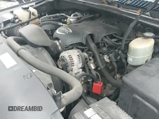 ✅ 2001 Chevrolet Silverado 2500HD • VIN: 1GCHK24U91E289728 • Lot: 43790003. Wystawiony na IAAI z przebiegiem 168 625 mil. Bezpłatny archiwum sprzedaży aukcyjnych z USA i szczegółowy raport historii pojazdu na DreamBid. Zdjęcie 13.