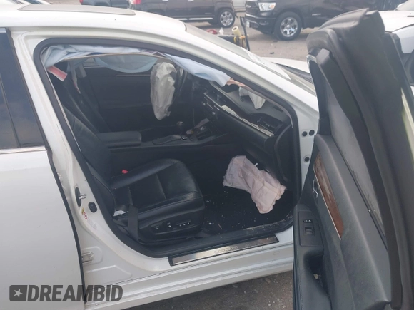 ✅ 2013 Lexus ES 250 • VIN: JTHBK1GG2D2080969 • Lot: 43994062. Listed on IAAI with 168,306 mi. Free auction sales archive from the USA and detailed vehicle history report at DreamBid. Image 5.