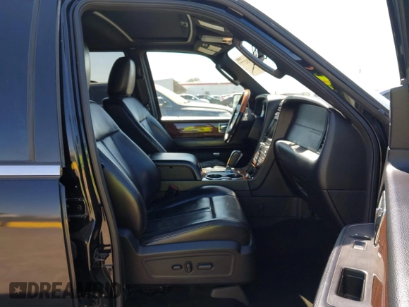 ✅ 2016 Lincoln Navigator Select • VIN: 5LMJJ3HT2GEL00677 • Lot: 42533277. Wystawiony na IAAI z przebiegiem 304 634 mil. Bezpłatny archiwum sprzedaży aukcyjnych z USA i szczegółowy raport historii pojazdu na DreamBid. Zdjęcie 5.
