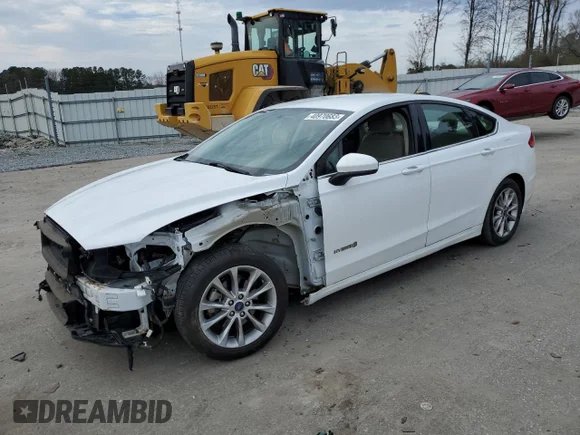 ✅ 2017 Ford Fusion Hybrid SE • VIN: 3FA6P0LU4HR266143 • Лот: 40970683. Опубліковано раніше на Copart з пробігом 73 551 миль. Безкоштовний доступ до архіву аукціонних продажів зі США та докладний звіт про історію автомобіля на DreamBid. Зображення 1.
