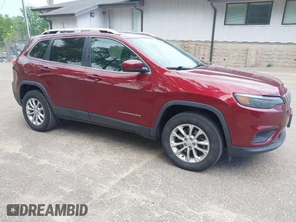 ✅ 2019 Jeep Cherokee Latitude • VIN: 1C4PJMCB0KD341183 • Lot: 45226620. Wystawiony na IAAI z przebiegiem 47 593 mil. Bezpłatny archiwum sprzedaży aukcyjnych z USA i szczegółowy raport historii pojazdu na DreamBid. Zdjęcie 1.