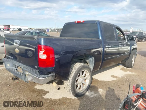 ✅ 2007 Chevrolet Silverado 1500 1LT • VIN: 3GCEC13J77G557596 • Лот: 44110755. Опубліковано раніше на IAAI з пробігом 267 240 миль. Безкоштовний доступ до архіву аукціонних продажів зі США та докладний звіт про історію автомобіля на DreamBid. Зображення 4.