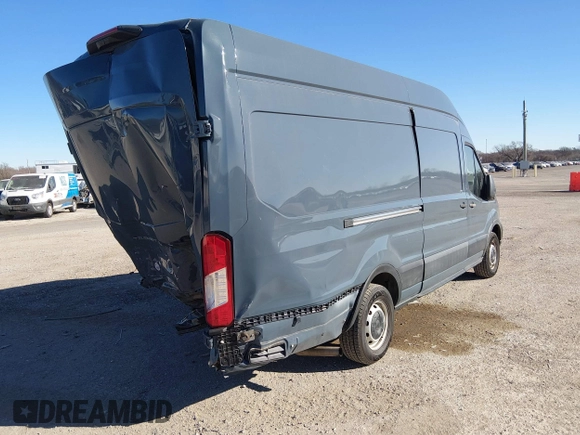 ✅ 2020 Ford Transit Cargo • VIN: 1FTBR3X80LKB02029 • Lot: 44021856. Wystawiony na IAAI z przebiegiem 59 115 mil. Bezpłatny archiwum sprzedaży aukcyjnych z USA i szczegółowy raport historii pojazdu na DreamBid. Zdjęcie 4.