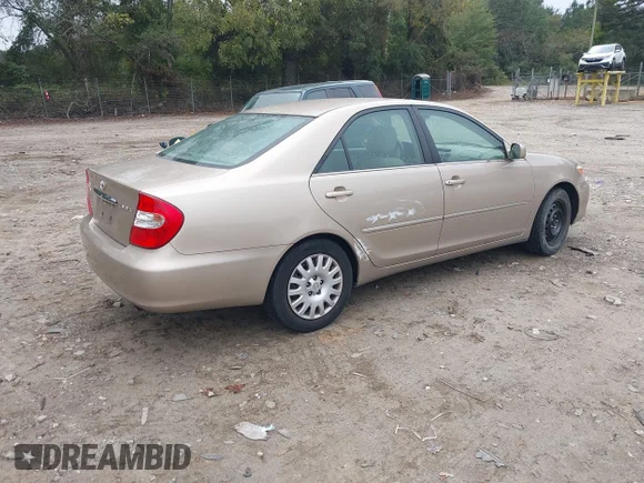 ✅ 2004 Toyota Camry LE • VIN: 4T1BE32K44U807349 • Lot: 43401795. Wystawiony na IAAI z przebiegiem 68 628 mil. Bezpłatny archiwum sprzedaży aukcyjnych z USA i szczegółowy raport historii pojazdu na DreamBid. Zdjęcie 4.