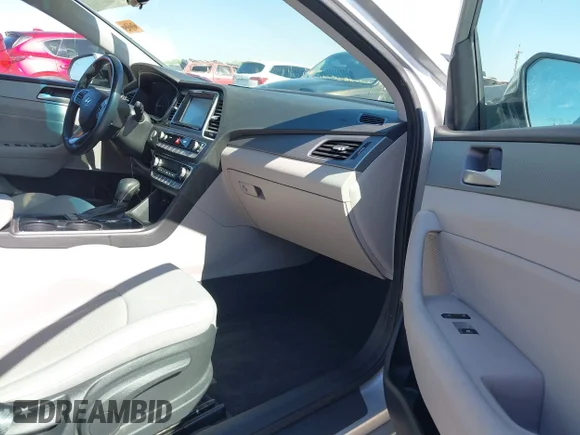 ✅ 2018 Hyundai Sonata Limited • VIN: 5NPE34AF6JH712542 • Lot: 42537518. Wystawiony na IAAI z przebiegiem 61 809 mil. Bezpłatny archiwum sprzedaży aukcyjnych z USA i szczegółowy raport historii pojazdu na DreamBid. Zdjęcie 5.