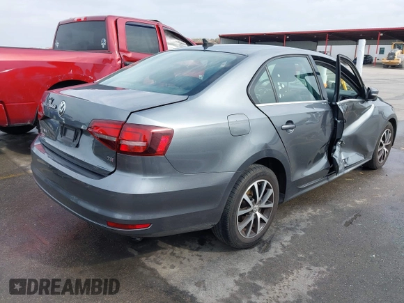 ✅ 2017 Volkswagen Jetta SE • VIN: 3VWDB7AJ3HM415475 • Lot: 44319890. Wystawiony na IAAI z przebiegiem 115 664 mil. Bezpłatny archiwum sprzedaży aukcyjnych z USA i szczegółowy raport historii pojazdu na DreamBid. Zdjęcie 4.