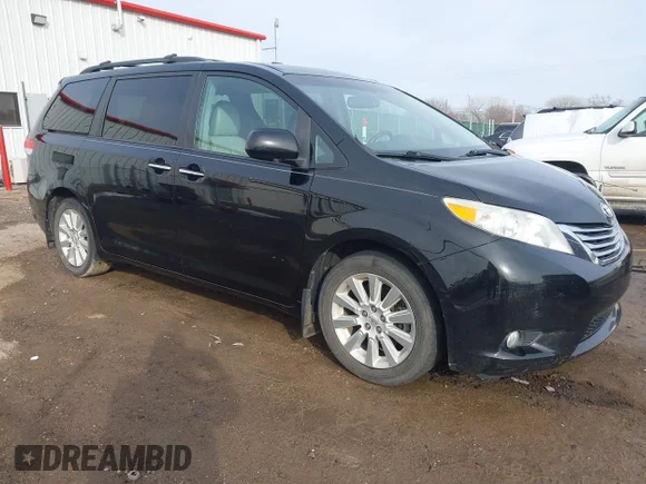 ✅ 2012 Toyota Sienna XLE • VIN: 5TDDK3DC9CS033193 • Лот: 44290544. Опубликован ранее на IAAI с пробегом 197 863 миль. Бесплатный доступ к архиву аукционных продаж из США и подробный отчёт об истории автомобиля на DreamBid. Изображение 1.