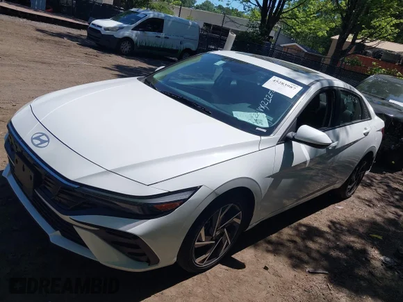✅ 2025 Hyundai Elantra SEL Convenience • VIN: KMHLS4DG4SU004470 • Lot: 45283987. Wystawiony na IAAI z przebiegiem 24 698 mil. Bezpłatny archiwum sprzedaży aukcyjnych z USA i szczegółowy raport historii pojazdu na DreamBid. Zdjęcie 2.