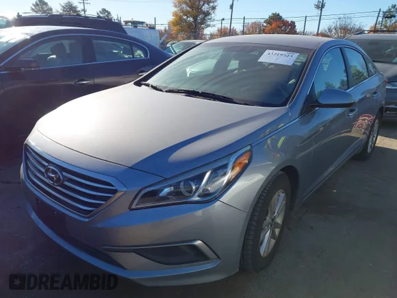 ✅ 2016 Hyundai Sonata 2.4L • VIN: 5NPE24AF9GH388966 • Lot: 43719923. Wystawiony na IAAI z przebiegiem 126 535 mil. Bezpłatny archiwum sprzedaży aukcyjnych z USA i szczegółowy raport historii pojazdu na DreamBid. Zdjęcie 2.