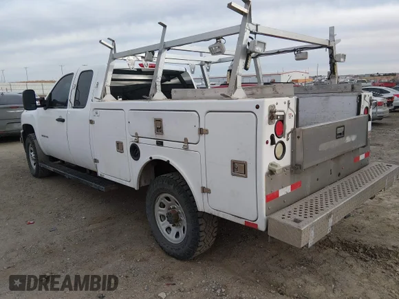 ✅ 2011 Chevrolet Silverado 2500HD • VIN: 1GB2KVCG3BZ237321 • Lot: 44434012. Wystawiony na IAAI z przebiegiem 374 186 mil. Bezpłatny archiwum sprzedaży aukcyjnych z USA i szczegółowy raport historii pojazdu na DreamBid. Zdjęcie 3.