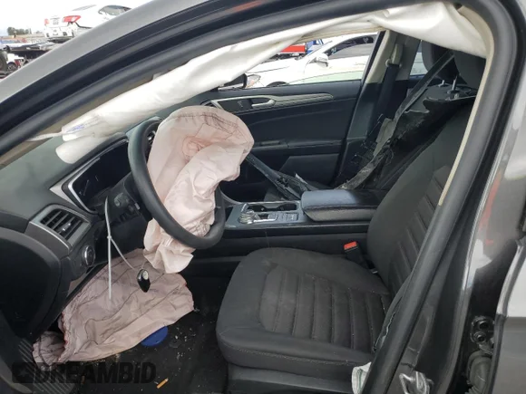 ✅ 2020 Ford Fusion SE • VIN: 3FA6P0LU9LR127084 • Lot: 44150973. Wystawiony na Copart z przebiegiem 75 466 mil. Bezpłatny archiwum sprzedaży aukcyjnych z USA i szczegółowy raport historii pojazdu na DreamBid. Zdjęcie 7.
