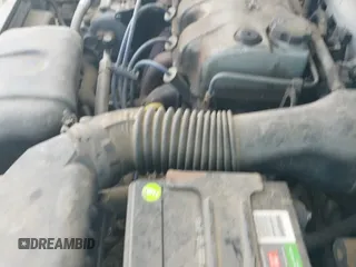 1998 Saturn SL z VIN 1G8ZF5285WZ243548, wystawiony jako IAAI lot #41659710 z przebiegiem 109 099 mil mil oraz . Historia ofert i sprzedaży dostępna na DreamBid. Obrazek 12.