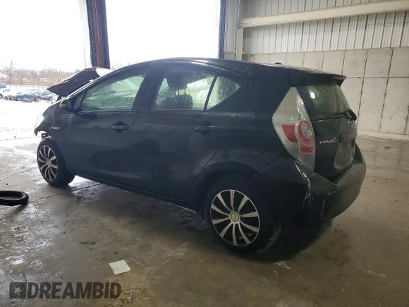 ✅ 2014 Toyota Prius Two • VIN: JTDKDTB33E1573949 • Lot: 79363905. Wystawiony na Copart z przebiegiem Nie podano. Bezpłatny archiwum sprzedaży aukcyjnych z USA i szczegółowy raport historii pojazdu na DreamBid. Zdjęcie 2.