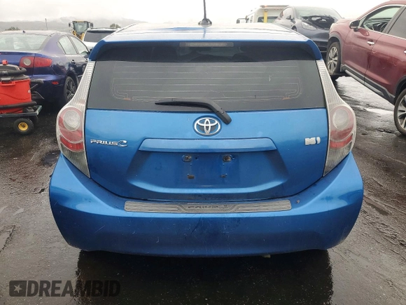 ✅ 2013 Toyota Prius Three • VIN: JTDKDTB38D1556580 • Lot: 98433565. Wystawiony na Copart z przebiegiem 220 383 mil. Bezpłatny archiwum sprzedaży aukcyjnych z USA i szczegółowy raport historii pojazdu na DreamBid. Zdjęcie 6.