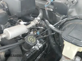 ✅ 1999 GMC Sierra 2500 • VIN: 1GTGC24R5XR714917 • Lot: 41342873. Wystawiony na IAAI z przebiegiem 147 666 mil. Bezpłatny archiwum sprzedaży aukcyjnych z USA i szczegółowy raport historii pojazdu na DreamBid. Zdjęcie 19.