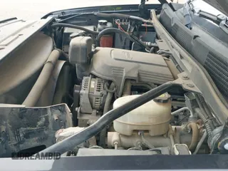 ✅ 2015 GMC Sierra 2500HD • VIN: 1GT22YEB5FZ511753 • Лот: 42442575. Опубликован ранее на IAAI с пробегом 122 185 миль. Бесплатный доступ к архиву аукционных продаж из США и подробный отчёт об истории автомобиля на DreamBid. Изображение 19.