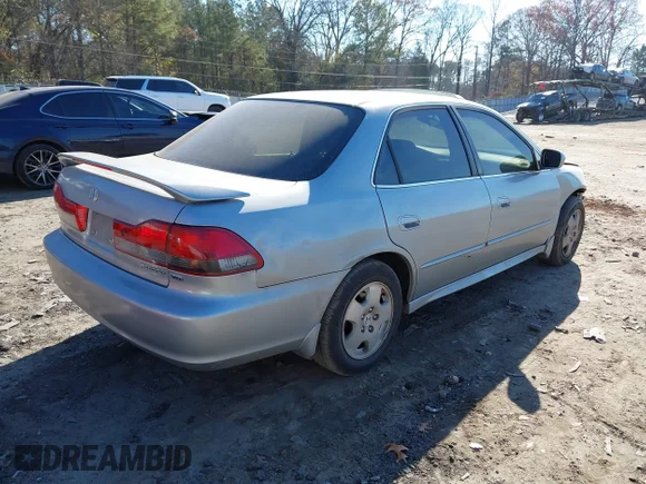 ✅ 2002 Honda Accord EX • VIN: 1HGCG16502A056553 • Lot: 43924816. Wystawiony na IAAI z przebiegiem 134 918 mil. Bezpłatny archiwum sprzedaży aukcyjnych z USA i szczegółowy raport historii pojazdu na DreamBid. Zdjęcie 4.