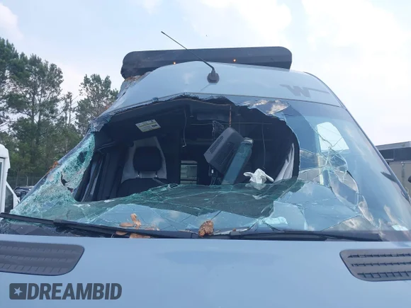 ✅ 2022 Mercedes-Benz Sprinter Cargo • VIN: W1W4EBVY8NT089713 • Lot: 42220907. Wystawiony na IAAI z przebiegiem 18 995 mil. Bezpłatny archiwum sprzedaży aukcyjnych z USA i szczegółowy raport historii pojazdu na DreamBid. Zdjęcie 6.