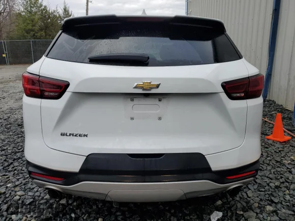 ✅ 2023 Chevrolet Blazer LT • VIN: 3GNKBCR48PS173138 • Lot: 85680034. Wystawiony na Copart z przebiegiem 42 697 mil. Bezpłatny archiwum sprzedaży aukcyjnych z USA i szczegółowy raport historii pojazdu na DreamBid. Zdjęcie 6.