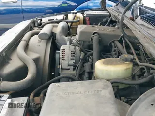 ✅ 1999 Chevrolet Silverado 2500 LS • VIN: 1GCGC29U3XE218776 • Lot: 42138051. Wystawiony na IAAI z przebiegiem 173 626 mil. Bezpłatny archiwum sprzedaży aukcyjnych z USA i szczegółowy raport historii pojazdu na DreamBid. Zdjęcie 12.