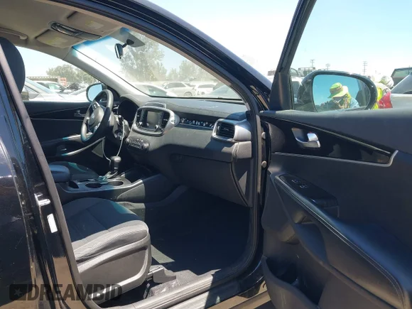 ✅ 2019 Kia Sorento L • VIN: 5XYPG4A37KG593489 • Лот: 45557970. Опубліковано раніше на IAAI з пробігом 75 332 миль. Безкоштовний доступ до архіву аукціонних продажів зі США та докладний звіт про історію автомобіля на DreamBid. Зображення 5.
