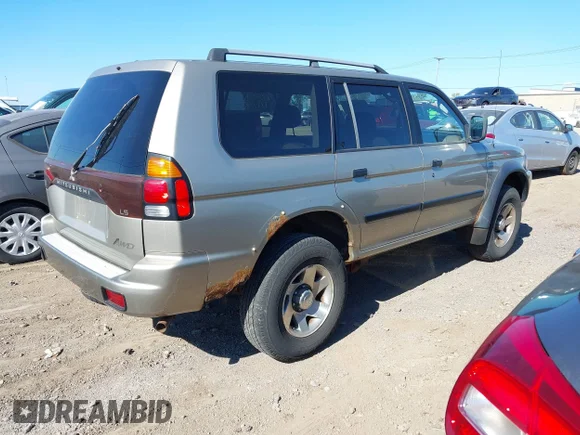 ✅ 2002 Mitsubishi Montero Sport ES • VIN: JA4MT21H72J065038 • Lot: 43393640. Wystawiony na IAAI z przebiegiem 126 572 mil. Bezpłatny archiwum sprzedaży aukcyjnych z USA i szczegółowy raport historii pojazdu na DreamBid. Zdjęcie 4.