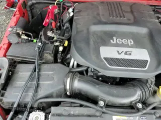 ✅ 2018 Jeep Wrangler Sahara • VIN: 1C4AJWBGXJL861734 • Lot: 51157545. Listed on Copart with 44,967 mi. Free auction sales archive from the USA and detailed vehicle history report at DreamBid. Image 15.