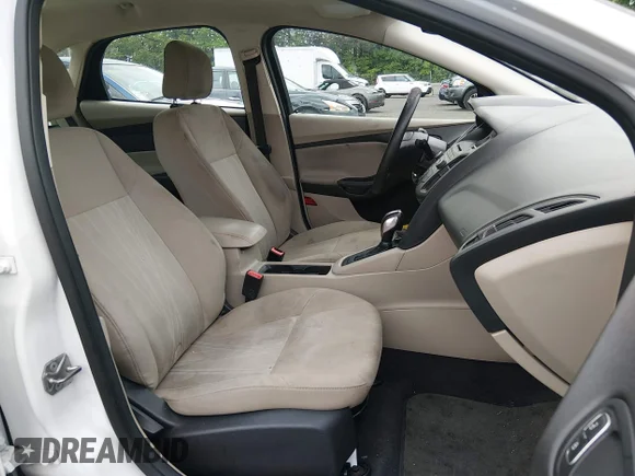 ✅ 2016 Ford Focus SE • VIN: 1FADP3F26GL247559 • Lot: 45105818. Listed on IAAI with 95,197 mi. Free auction sales archive from the USA and detailed vehicle history report at DreamBid. Image 5.