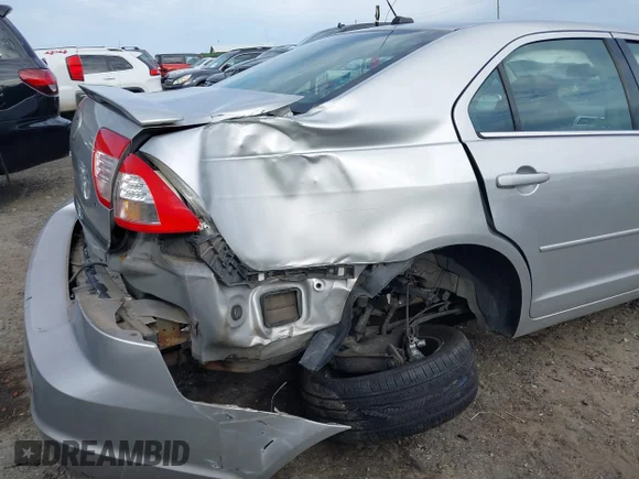 ✅ 2009 Mercury Milan • VIN: 3MEHM07Z49R631776 • Лот: 40221492. Опубліковано раніше на IAAI з пробігом 310 367 миль. Безкоштовний доступ до архіву аукціонних продажів зі США та докладний звіт про історію автомобіля на DreamBid. Зображення 6.