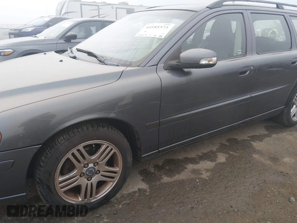 ✅ 2007 Volvo V70 2.5L Turbo • VIN: YV1SW592872657985 • Lot: 44185373. Wystawiony na IAAI z przebiegiem 214 171 mil. Bezpłatny archiwum sprzedaży aukcyjnych z USA i szczegółowy raport historii pojazdu na DreamBid. Zdjęcie 6.