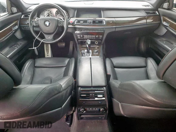 ✅ 2013 BMW 7 Series 750Li • VIN: WBAYE8C52DD133042 • Lot: 59797555. Wystawiony na Copart z przebiegiem 137 406 mil. Bezpłatny archiwum sprzedaży aukcyjnych z USA i szczegółowy raport historii pojazdu na DreamBid. Zdjęcie 8.