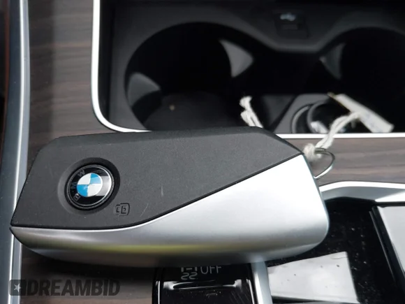 ✅ 2026 BMW X5 xDrive40i • VIN: 5UX23EU02T9083923 • Lot: 44896867. Wystawiony na IAAI z przebiegiem Nie podano. Bezpłatny archiwum sprzedaży aukcyjnych z USA i szczegółowy raport historii pojazdu na DreamBid. Zdjęcie 11.