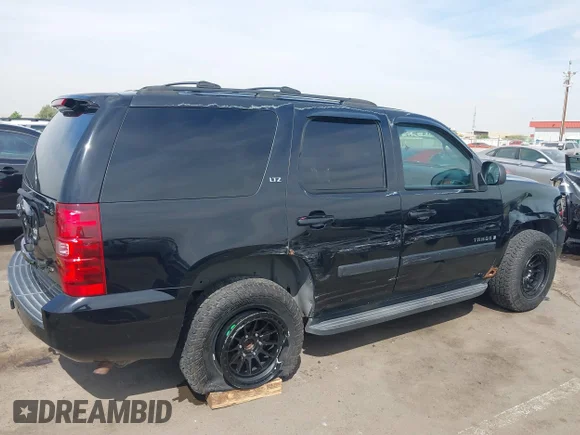 ✅ 2007 Chevrolet Tahoe LT • VIN: 1GNFK13067J152785 • Lot: 44836658. Wystawiony na IAAI z przebiegiem 119 429 mil. Bezpłatny archiwum sprzedaży aukcyjnych z USA i szczegółowy raport historii pojazdu na DreamBid. Zdjęcie 6.