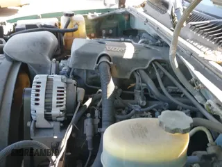 2000 Chevrolet Silverado 2500 LT с VIN 1GCGK29U9YE375586, выставлен на аукционе IAAI как лот 41871108 с пробегом 233 960 миль миль и . История ставок и продаж доступна на DreamBid. Изображение 12.