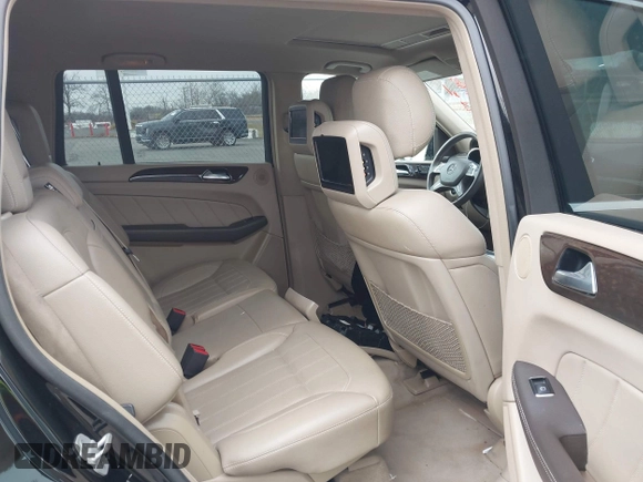 ✅ 2015 Mercedes-Benz GL 450 • VIN: 4JGDF6EE4FA589916 • Lot: 44011620. Wystawiony na IAAI z przebiegiem 147 347 mil. Bezpłatny archiwum sprzedaży aukcyjnych z USA i szczegółowy raport historii pojazdu na DreamBid. Zdjęcie 8.