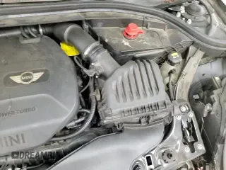 ✅ 2017 MINI Clubman Cooper • VIN: WMWLN5C30H2E33836 • Lot: 81197195. Wystawiony na Copart z przebiegiem 114 044 mil. Bezpłatny archiwum sprzedaży aukcyjnych z USA i szczegółowy raport historii pojazdu na DreamBid. Zdjęcie 15.