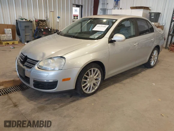 ✅ 2008 Volkswagen Jetta Wolfsburg Edition • VIN: 3VWRJ71K48M161745 • Lot: 44129380. Wystawiony na IAAI z przebiegiem 117 039 mil. Bezpłatny archiwum sprzedaży aukcyjnych z USA i szczegółowy raport historii pojazdu na DreamBid. Zdjęcie 2.