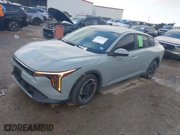 ✅ 2025 Kia K4 EX • VIN: 3KPFU4DE1SE007643 • Lot: 44109754. Wystawiony na IAAI z przebiegiem 22 237 mil. Bezpłatny archiwum sprzedaży aukcyjnych z USA i szczegółowy raport historii pojazdu na DreamBid. Zdjęcie 2.