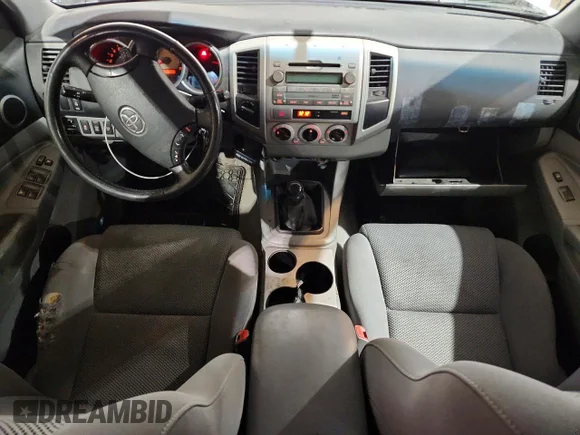 ✅ 2011 Toyota Tacoma • VIN: 5TFLU4EN0BX011331 • Lot: 77003735. Wystawiony na Copart z przebiegiem 267 597 mil. Bezpłatny archiwum sprzedaży aukcyjnych z USA i szczegółowy raport historii pojazdu na DreamBid. Zdjęcie 8.