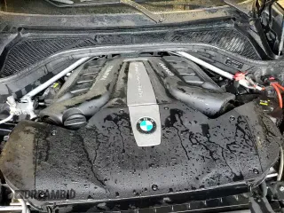 ✅ 2018 BMW X5 xDrive50i • VIN: 5UXKR6C59J0U14600 • Lot: 61377105. Wystawiony na Copart z przebiegiem 99 919 mil. Bezpłatny archiwum sprzedaży aukcyjnych z USA i szczegółowy raport historii pojazdu na DreamBid. Zdjęcie 15.